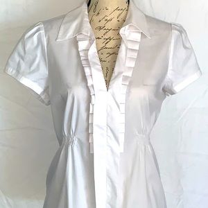 Short sleeve Ann Taylor white blouse with pleated placket detail and side zip